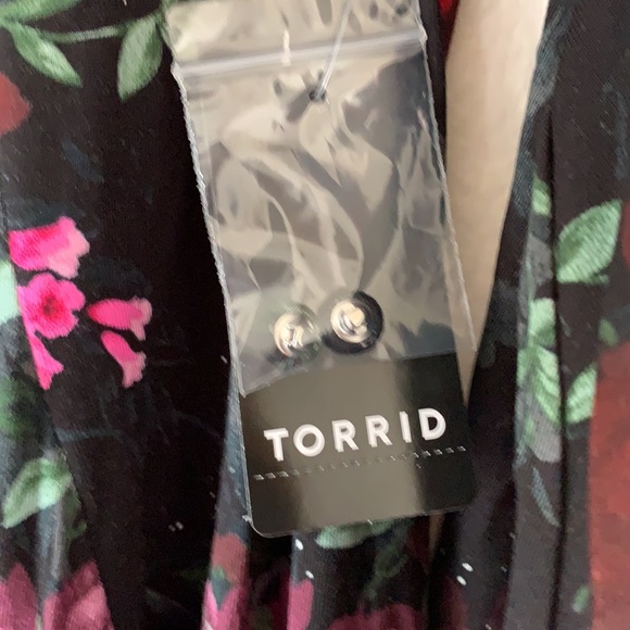 💔SOLD💔 LAST ONE! Torrid soft black floral dress 14/16 NWT - Picture 6 of 7
